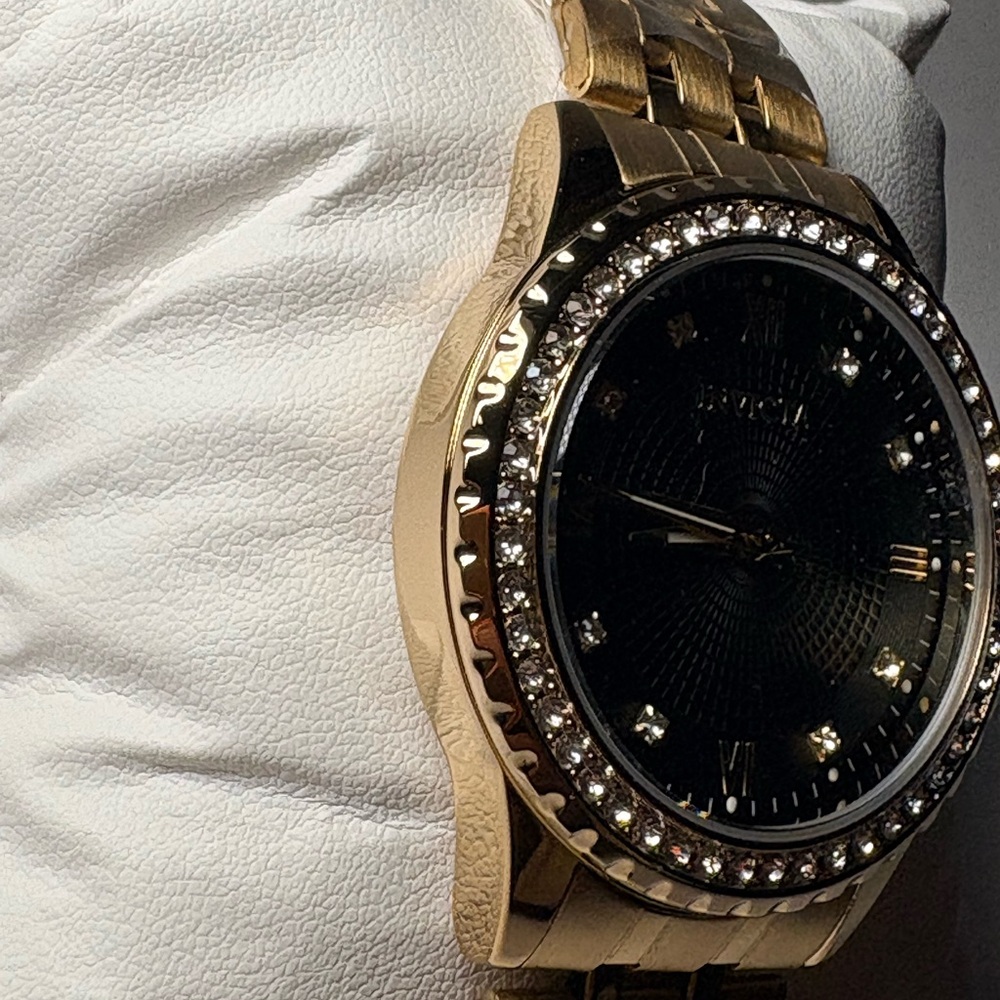 Brand New in the box 🔥🔥🔥Invicta Women’s Watch Gold Timepiece with waterproof. - Picture 6 of 12